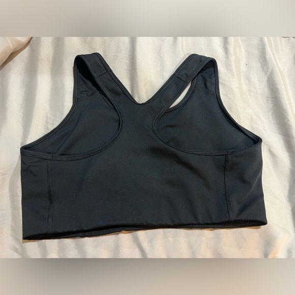 Nike Swoosh black medium support plus sports bra plus size- size 1x - Picture 4 of 4
